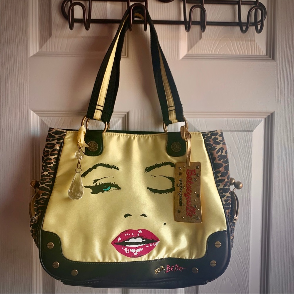 BRAND NEW Betsey Johnson Diamond Girl Shoulder Bag